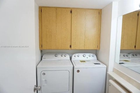 Купить таунхаус в Уэст-Палм-Бич, Флорида 2 спальни, 117.43м2, № 1794030 - фото 4