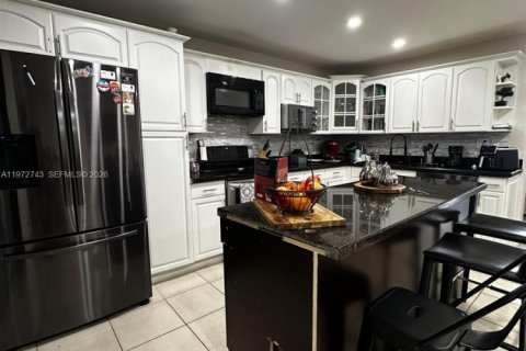 Touwnhouse à louer à Miami, Floride: 3 chambres, 162.95 m2 № 2032958 - photo 9