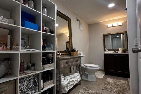 Touwnhouse à louer à Miami, Floride: 3 chambres, 162.95 m2 № 2032958 - photo 15