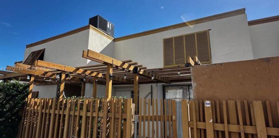 Touwnhouse à Miami, Floride 3 chambres, 162.95 m2 № 2032958