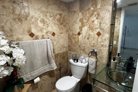 Touwnhouse à louer à Miami, Floride: 3 chambres, 162.95 m2 № 2032958 - photo 8