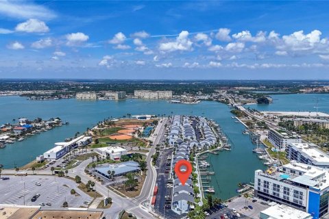 Condo in Madeira Beach, Florida, 1 bedroom  № 2229320 - photo 28