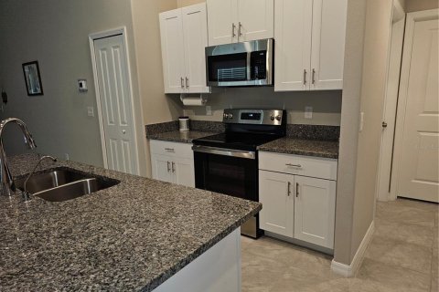 House in Lakeland, Florida 3 bedrooms, 123.93 sq.m. № 1882714 - photo 12