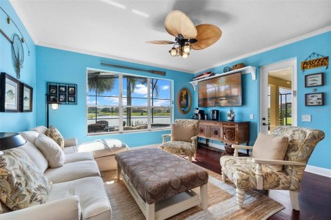 House in Kissimmee, Florida 4 bedrooms, 286.51 sq.m. № 1654595 - photo 9