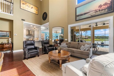 House in Kissimmee, Florida 4 bedrooms, 286.51 sq.m. № 1654595 - photo 8