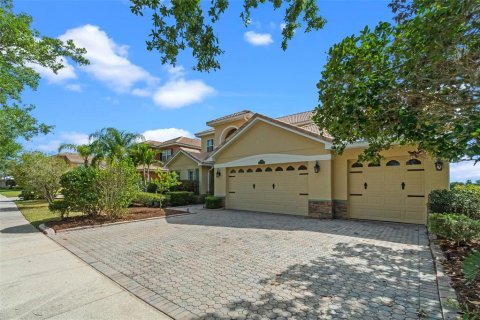 House in Kissimmee, Florida 4 bedrooms, 286.51 sq.m. № 1654595 - photo 4