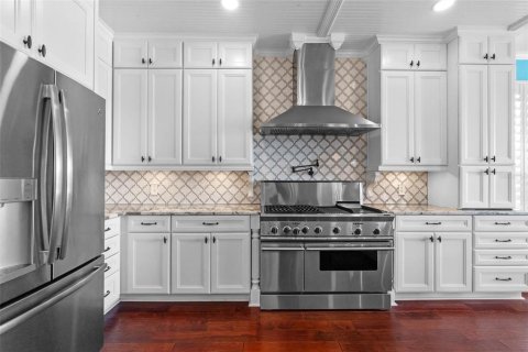 House in Kissimmee, Florida 4 bedrooms, 286.51 sq.m. № 1654595 - photo 14