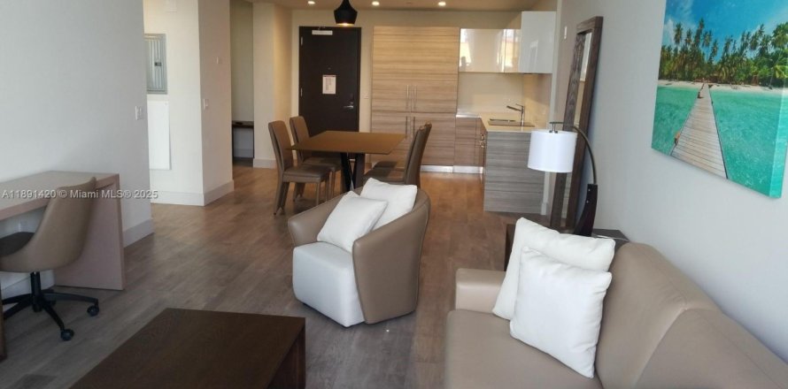 Кондоминиум с 2 спальнями в Холливуд, Флорида № 2021570