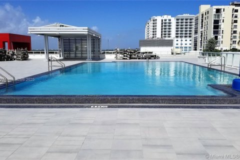 Купить кондоминиум в Холливуд, Флорида 2 спальни, 76.37м2, № 2021570 - фото 3