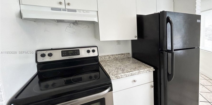 Квартира в Уилтон-Мэнорс, Флорида 1 спальня, 52.03м2 № 1991811