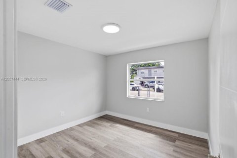 Villa ou maison à vendre à Hialeah, Floride: 3 chambres, 133.22 m2 № 2176475 - photo 15