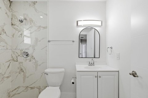 Villa ou maison à vendre à Hialeah, Floride: 3 chambres, 133.22 m2 № 2176475 - photo 21