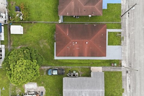 Villa ou maison à vendre à Hialeah, Floride: 3 chambres, 133.22 m2 № 2176475 - photo 29