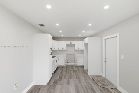 Villa ou maison à vendre à Hialeah, Floride: 3 chambres, 133.22 m2 № 2176475 - photo 8