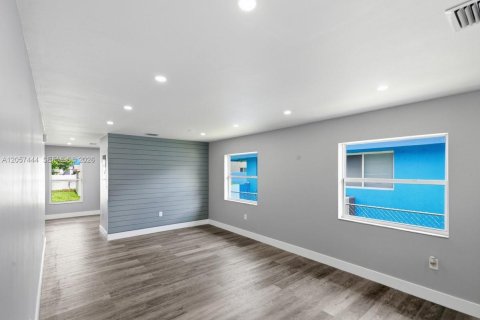 Villa ou maison à vendre à Hialeah, Floride: 3 chambres, 133.22 m2 № 2176475 - photo 6