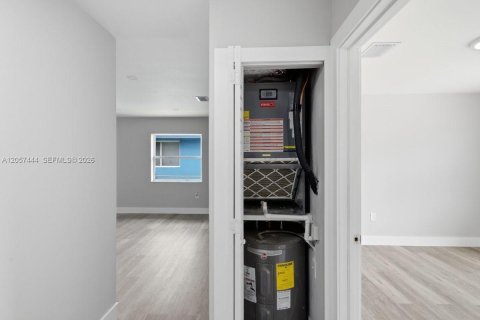 Villa ou maison à vendre à Hialeah, Floride: 3 chambres, 133.22 m2 № 2176475 - photo 24