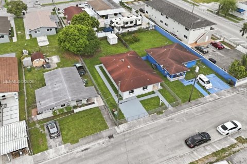 Villa ou maison à vendre à Hialeah, Floride: 3 chambres, 133.22 m2 № 2176475 - photo 30