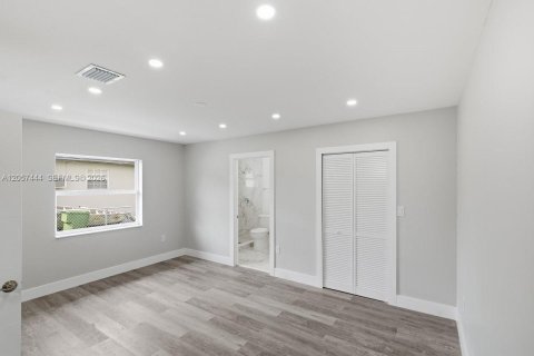 Villa ou maison à vendre à Hialeah, Floride: 3 chambres, 133.22 m2 № 2176475 - photo 19