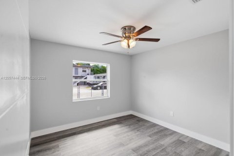 Villa ou maison à vendre à Hialeah, Floride: 3 chambres, 133.22 m2 № 2176475 - photo 16