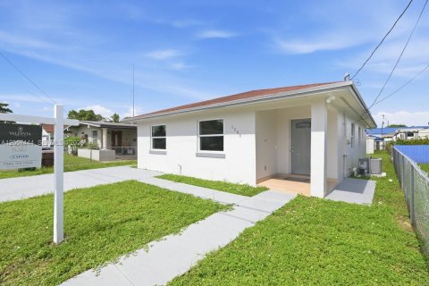 Villa ou maison à vendre à Hialeah, Floride: 3 chambres, 133.22 m2 № 2176475 - photo 25