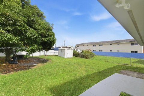 Villa ou maison à vendre à Hialeah, Floride: 3 chambres, 133.22 m2 № 2176475 - photo 27