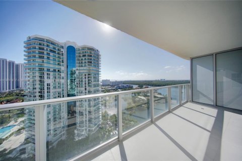 Condo in Sunny Isles Beach, Florida, 2 bedrooms  № 1953572 - photo 4
