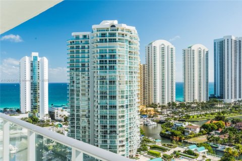 Condo in Sunny Isles Beach, Florida, 2 bedrooms  № 1953572 - photo 3