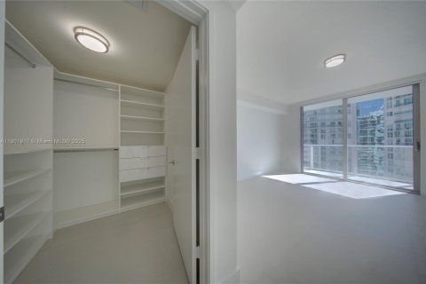 Condo in Sunny Isles Beach, Florida, 2 bedrooms  № 1953572 - photo 18