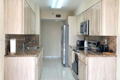 Купить кондоминиум в Авентура, Флорида 2 спальни, 126.81м2, № 1982513 - фото 11