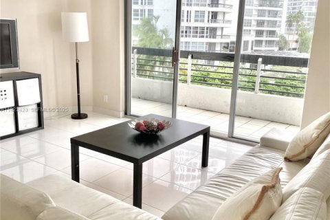 Купить кондоминиум в Авентура, Флорида 2 спальни, 126.81м2, № 1982513 - фото 2