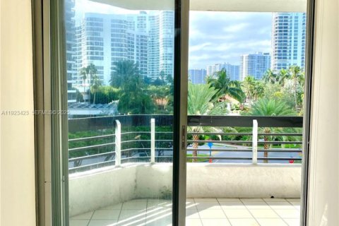 Купить кондоминиум в Авентура, Флорида 2 спальни, 126.81м2, № 1982513 - фото 10