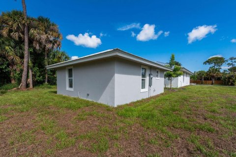 House in Stuart, Florida 2 bedrooms, 53.88 sq.m. № 2168857 - photo 16