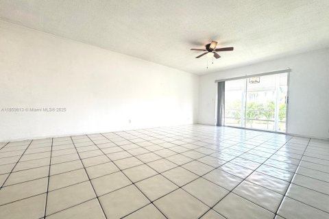 Copropriété à vendre à Hallandale Beach, Floride: 1 chambre, 66.89 m2 № 1961033 - photo 10