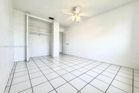 Copropriété à vendre à Hallandale Beach, Floride: 1 chambre, 66.89 m2 № 1961033 - photo 12