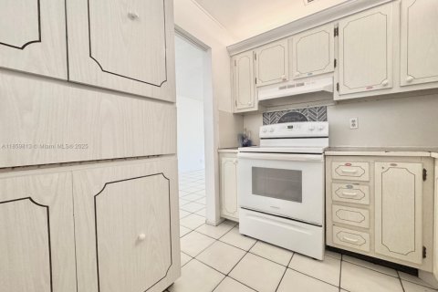 Copropriété à vendre à Hallandale Beach, Floride: 1 chambre, 66.89 m2 № 1961033 - photo 8