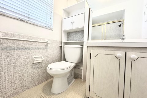 Copropriété à vendre à Hallandale Beach, Floride: 1 chambre, 66.89 m2 № 1961033 - photo 15