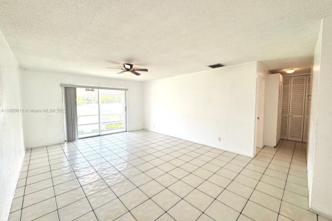Copropriété à vendre à Hallandale Beach, Floride: 1 chambre, 66.89 m2 № 1961033 - photo 11