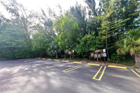 Copropriété à vendre à Hallandale Beach, Floride: 1 chambre, 66.89 m2 № 1961033 - photo 23