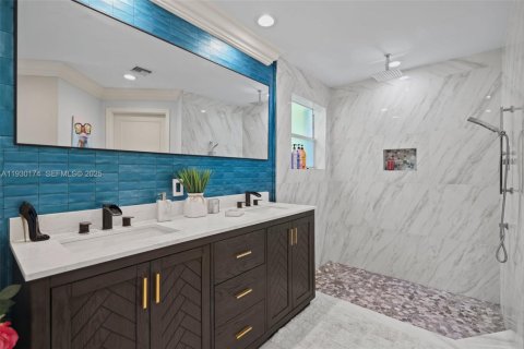 House in Lighthouse Point, Florida 3 bedrooms, 190.08 sq.m. № 1989008 - photo 21