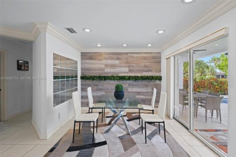 House in Lighthouse Point, Florida 3 bedrooms, 190.08 sq.m. № 1989008 - photo 6