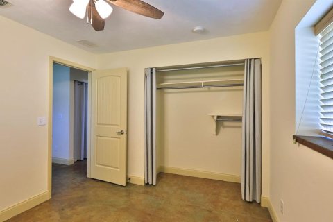 House in Edgewater, Florida 2 bedrooms, 112.23 sq.m. № 2258305 - photo 17