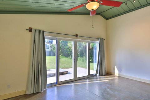 House in Edgewater, Florida 2 bedrooms, 112.23 sq.m. № 2258305 - photo 15
