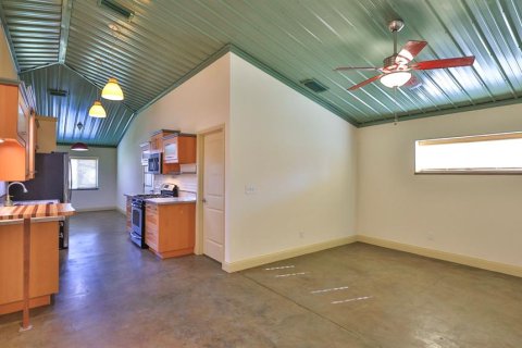 House in Edgewater, Florida 2 bedrooms, 112.23 sq.m. № 2258305 - photo 12