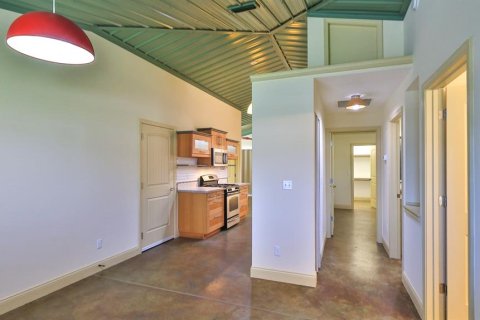 House in Edgewater, Florida 2 bedrooms, 112.23 sq.m. № 2258305 - photo 4