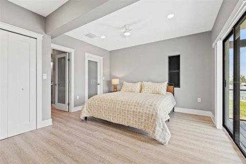 Copropriété à louer à Treasure Island, Floride: 3 chambres, 151.99 m2 № 1899153 - photo 12