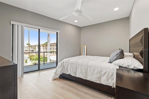Copropriété à louer à Treasure Island, Floride: 3 chambres, 151.99 m2 № 1899153 - photo 18