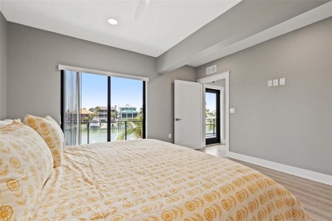 Copropriété à louer à Treasure Island, Floride: 3 chambres, 151.99 m2 № 1899153 - photo 13