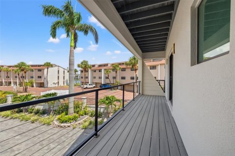 Copropriété à louer à Treasure Island, Floride: 3 chambres, 151.99 m2 № 1899153 - photo 26