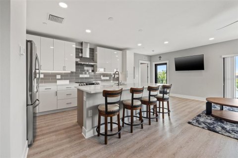 Copropriété à louer à Treasure Island, Floride: 3 chambres, 151.99 m2 № 1899153 - photo 3