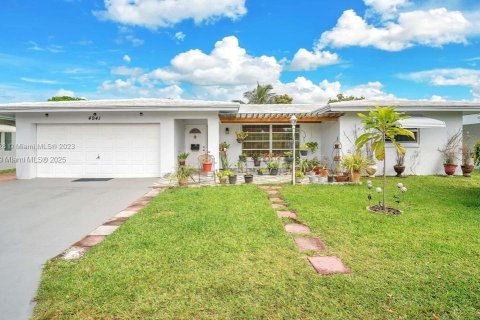 Villa ou maison à vendre à Tamarac, Floride: 2 chambres, 116.03 m2 № 2062872 - photo 1